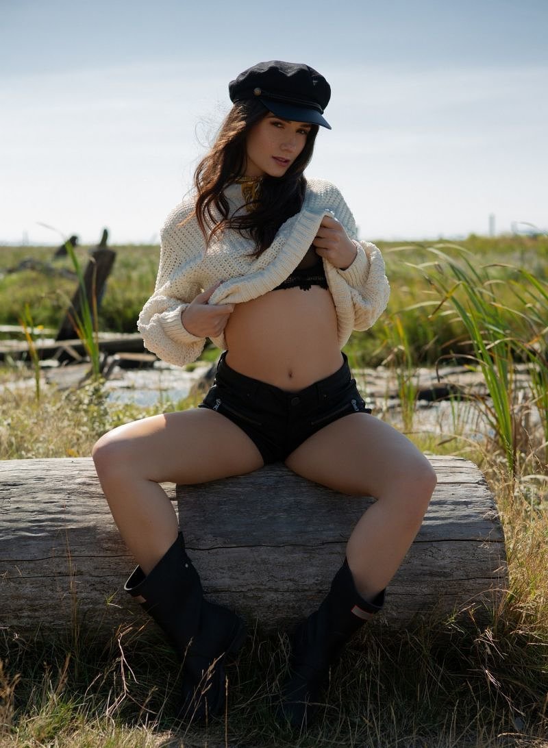 Вика, 18